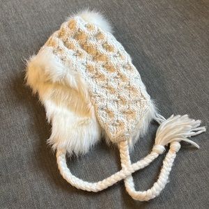 Women's Cable-Knit Wool / crochet Trapper Hat Pom-pom details